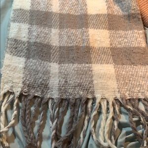 Long oversized scarf